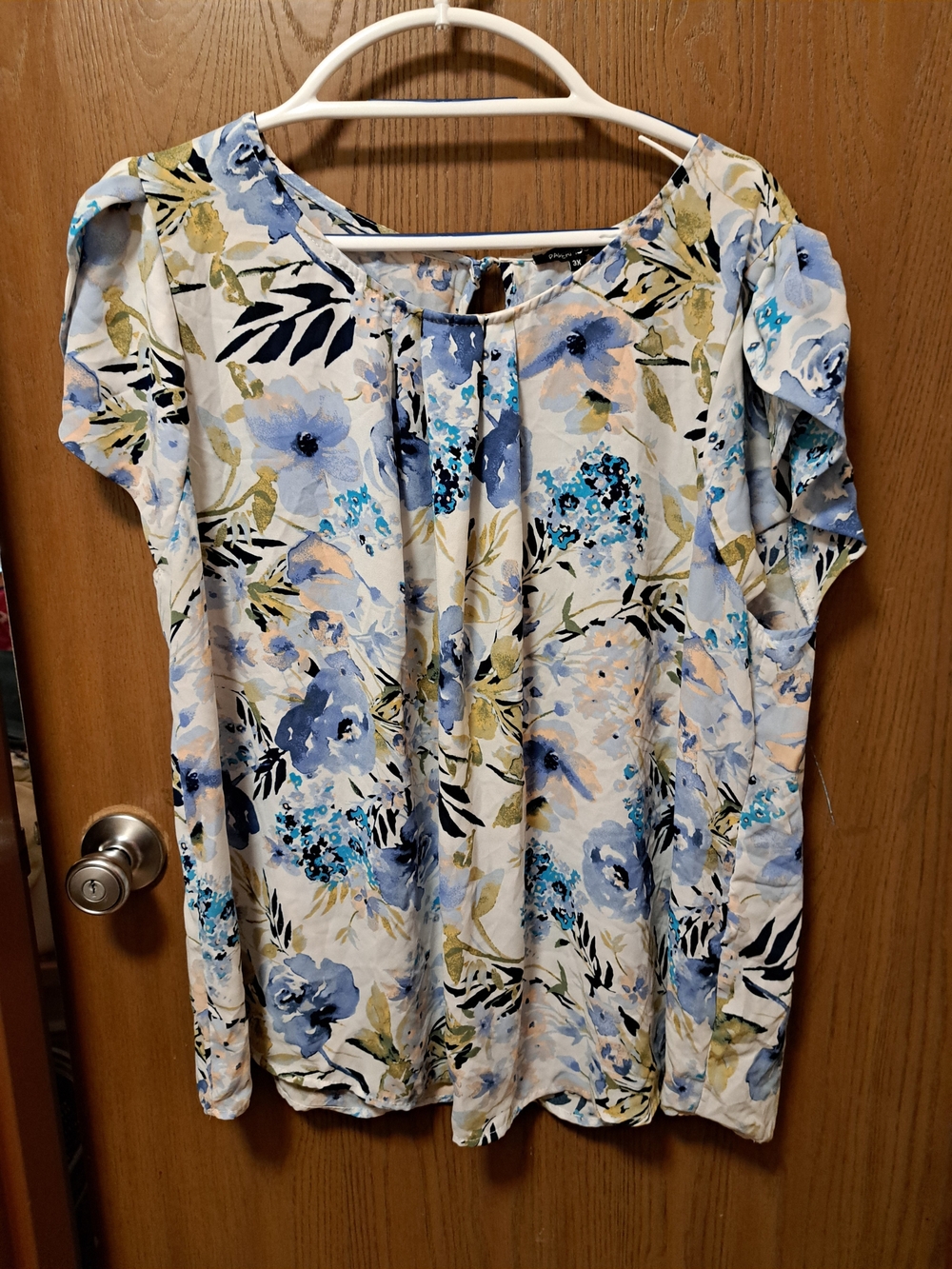 Women’s Blue Floral Short-Sleeve Top